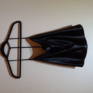 Black silky crop top-Size XL